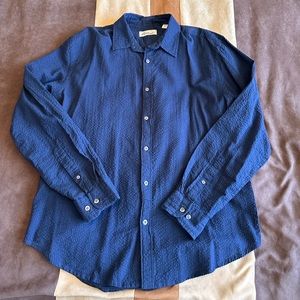 California Shirt Co seersucker blue long sleeve button down shirt, men’s large
